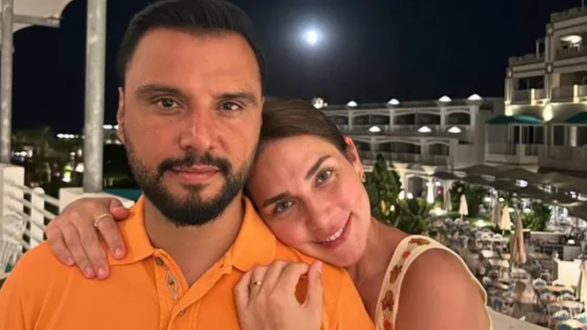 Buse Varol’un Annesi Sosyal Medyada Gündem Oldu: Güzelliğiyle Takipçileri Büyüledi